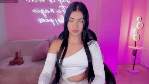 Snapshot of mialaurence_ chatting on 04.23.26 Call me Mia online show from 04.23.26