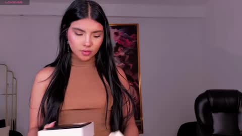 Snapshot of mialaurence_ chatting on 05.20.26 Call me Mia online show from 05.20.26