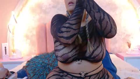 Snapshot of mialaurents chatting on 01.10.26 Mia online show from 01.10.26