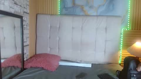 mialuna303av online show from 04.04.26