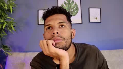 Mia online show from 11.24.25