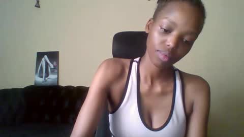 Snapshot of miami_muffin chatting on 04.29.26 Muffin online show from 04.29.26