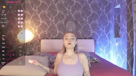 Mia online show from 12.17.25