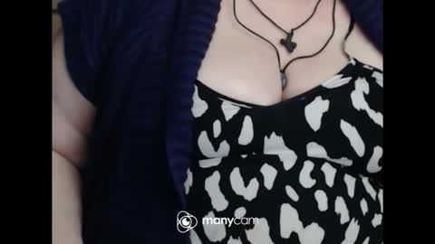 Snapshot of miamimistress chatting on 04.29.26 maya online show from 04.29.26