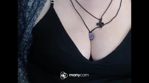 Snapshot of miamimistress chatting on 05.06.26 maya online show from 05.06.26