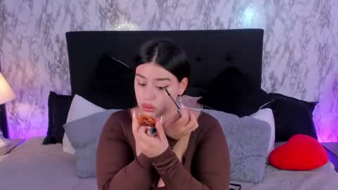 Mia   -5 7001400 Follow  online show from 06.02.26