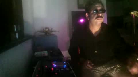 Snapshot of miandben chatting on 11.12.25 Mia Ben online show from 11.12.25