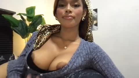 Mia online show from 09.12.25