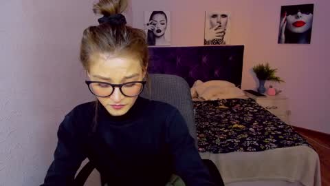 Mia online show from 01.14.25