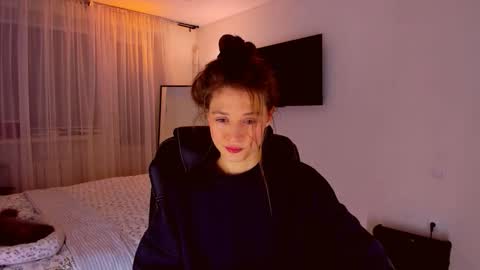 Mia online show from 04.09.26