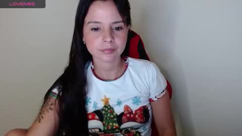miarobinn_ online show from 10.04.25