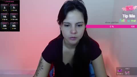 Snapshot of miarobinn_ chatting on 11.15.25 miarobinn_ online show from 11.15.25