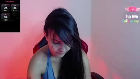 Snapshot of miarobinn_ chatting on 11.25.25 miarobinn_ online show from 11.25.25
