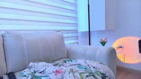 Snapshot of miarouss3 chatting on 12.04.25 My name is Mia Please say hello I like to chat with you. If you have requests or dirty talk please use tip online show from 12.04.25