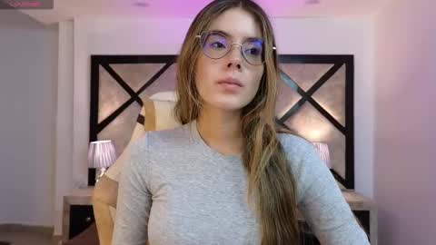 Snapshot of miasilverr chatting on 03.02.26 Mia online show from 03.02.26