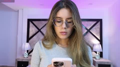 Mia online show from 04.07.26