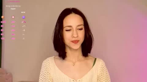 Mia online show from 11.21.25