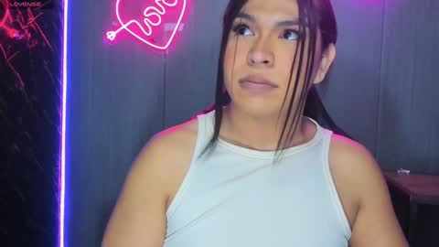 Snapshot of miavalentinaaa chatting on 12.20.24 Miaa valentinaaa online show from 12.20.24