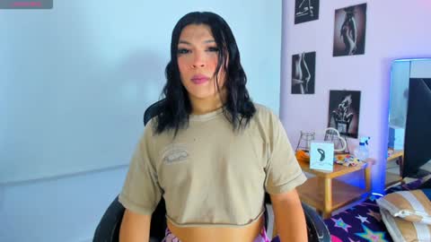 Snapshot of miavalentinaaa chatting on 01.27.25 Miaa valentinaaa online show from 01.27.25