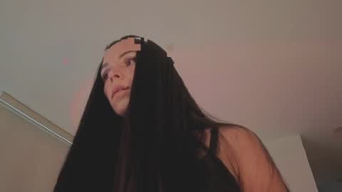 Mia online show from 04.06.26