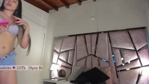 Mia Villalobos online show from 01.15.25