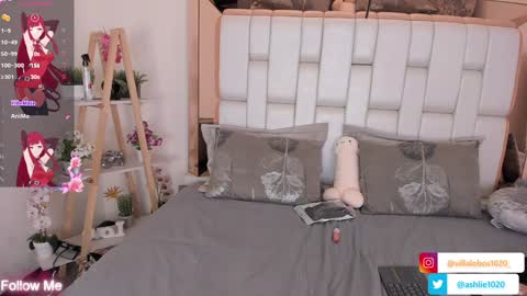 Mia Villalobos online show from 01.22.25