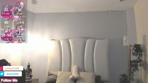 Mia Villalobos online show from 09.24.25