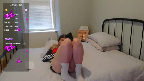 Mia  online show from 02.11.25