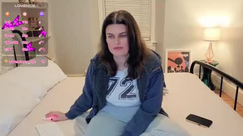 Mia  online show from 10.25.25