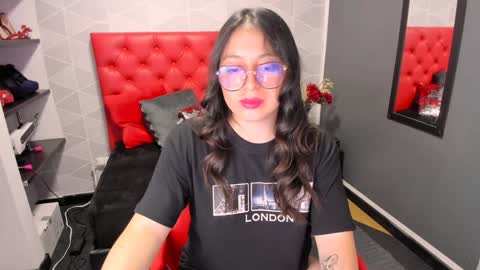 Snapshot of miawils_ chatting on 01.20.25 M I A W I L S online show from 01.20.25