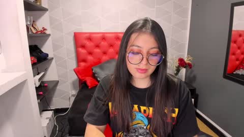 Snapshot of miawils_ chatting on 01.22.25 M I A W I L S online show from 01.22.25