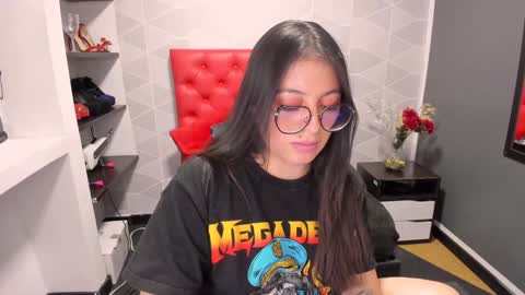 Snapshot of miawils_ chatting on 01.22.25 M I A W I L S online show from 01.22.25