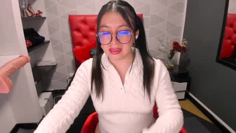 Snapshot of miawils_ chatting on 01.24.25 M I A W I L S online show from 01.24.25