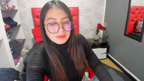 Snapshot of miawils_ chatting on 01.31.25 M I A W I L S online show from 01.31.25