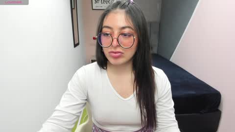 Snapshot of miawils_ chatting on 02.04.25 M I A W I L S online show from 02.04.25