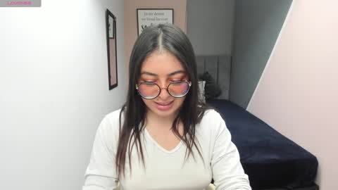 Snapshot of miawils_ chatting on 02.05.25 M I A W I L S online show from 02.05.25