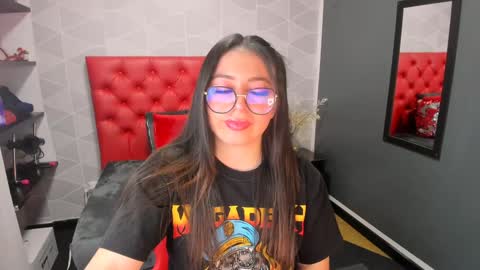 Snapshot of miawils_ chatting on 02.07.25 M I A W I L S online show from 02.07.25