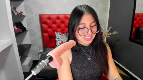 Snapshot of miawils_ chatting on 02.14.25 M I A W I L S online show from 02.14.25