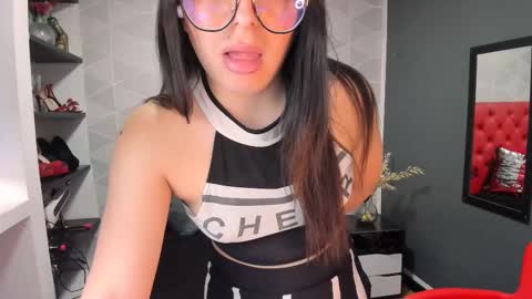 Snapshot of miawils_ chatting on 02.18.25 M I A W I L S online show from 02.18.25