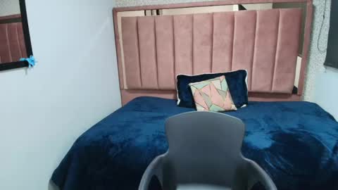 Snapshot of miawils_ chatting on 05.22.26 M I A W I L S online show from 05.22.26