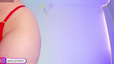 Snapshot of mich_bittersweet chatting on 02.02.25         online show from 02.02.25