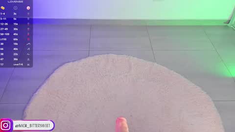 Snapshot of mich_bittersweet chatting on 02.10.25         online show from 02.10.25