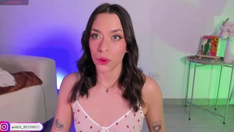 Snapshot of mich_bittersweet chatting on 09.22.25         online show from 09.22.25