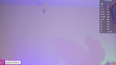 Snapshot of mich_bittersweet chatting on 09.28.25         online show from 09.28.25