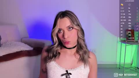 Snapshot of mich_bittersweet chatting on 10.19.25         online show from 10.19.25