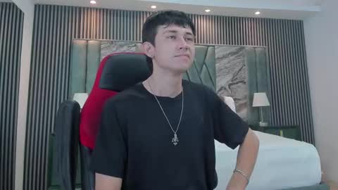 Snapshot of michaeel_blue chatting on 09.14.25 Michael online show from 09.14.25