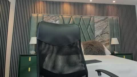 Snapshot of michaeel_blue chatting on 09.24.25 Michael online show from 09.24.25