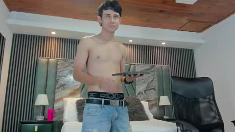 Snapshot of michaeel_blue chatting on 09.27.25 Michael online show from 09.27.25