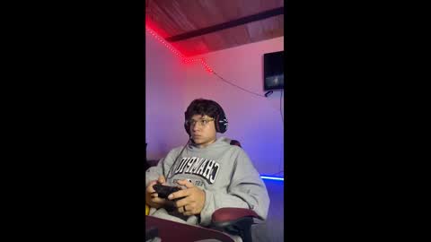 michael independent model  online show from 02.03.25