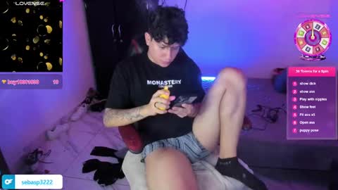 michael independent model  online show from 02.11.25